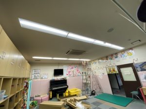 名古屋市港区の文化会館にてLED照明器具への取替電気工事