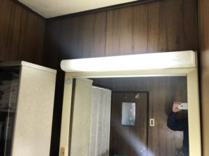 名古屋市北区の戸建住宅にて洗面化粧台の灯具LED化工事