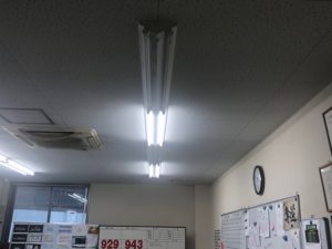 愛知県春日井市の店舗オフィスにて蛍光灯の取替電気工事