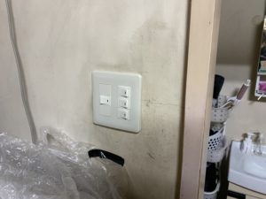 名古屋市中川区の公営住宅にてスイッチの取替電気工事