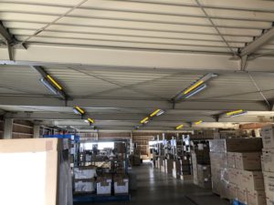 三重県四日市市の倉庫にてLED照明器具への更新電気工事