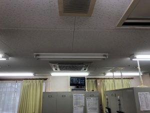 名古屋市西区　蛍光灯の安定器を取替する電気設備工事