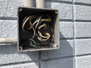 名古屋市北区　エアコンの不具合調査、配線修理の電気設備工事